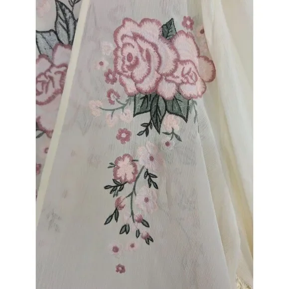 Torrid Embroidered Floral Kimono 3X Cream Boho Coastal Grandmother Fringe Wrap - Picture 7 of 14